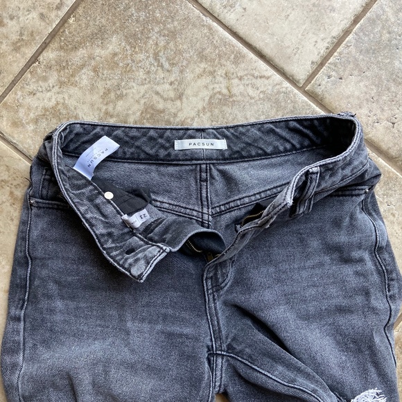 PacSun Black Ripped Mom Jean - Picture 3 of 3